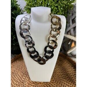 Necklace‎